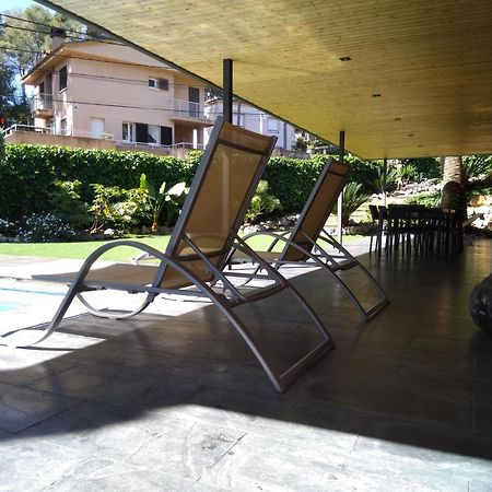 Villa Del Bosque Кастельдефельс Экстерьер фото