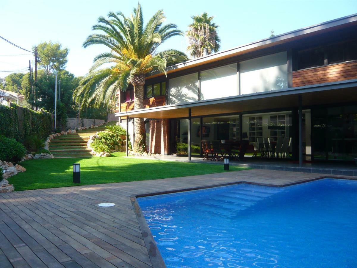 Villa Del Bosque Кастельдефельс Экстерьер фото