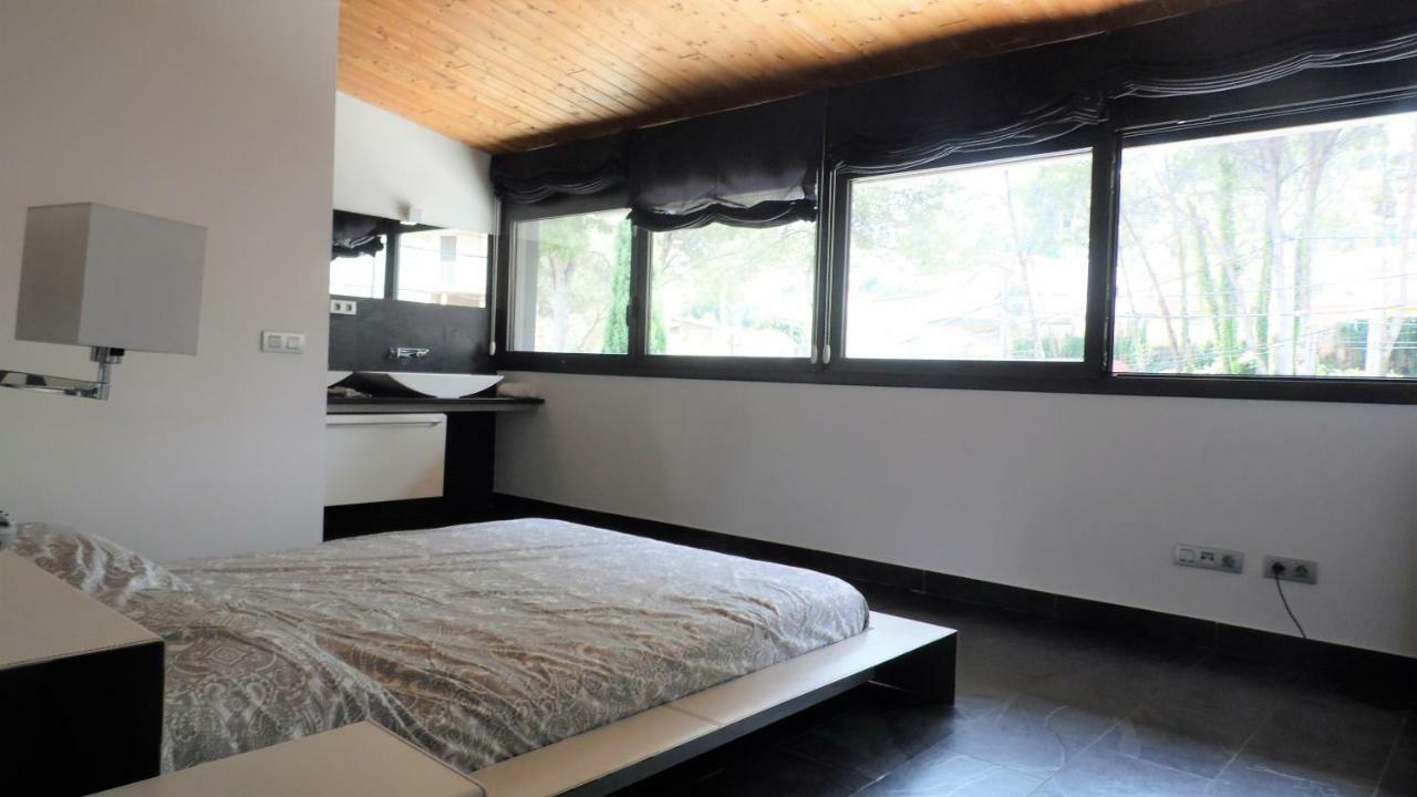 Villa Del Bosque Кастельдефельс Экстерьер фото