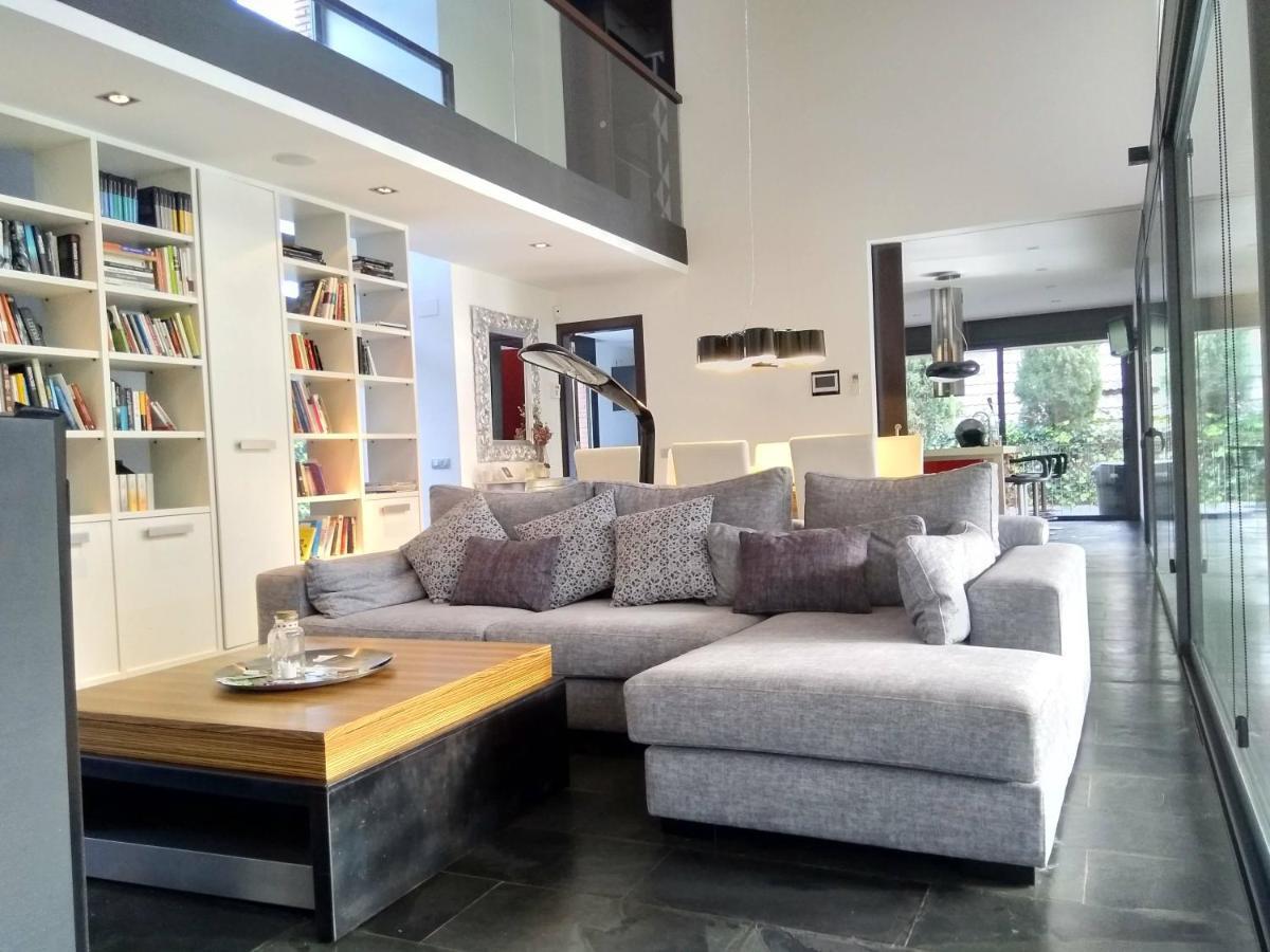Villa Del Bosque Кастельдефельс Экстерьер фото